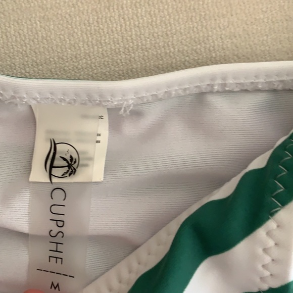NWOT Size Medium Green & White Striped Swim Set - Picture 3 of 5